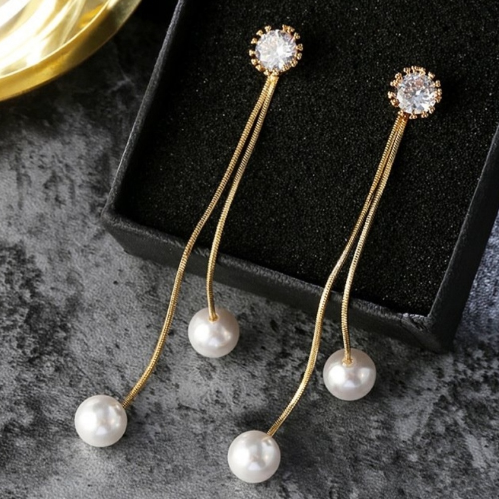 3 for $15💕 Simple Pearl Drop Earrings - Picture 3 of 3